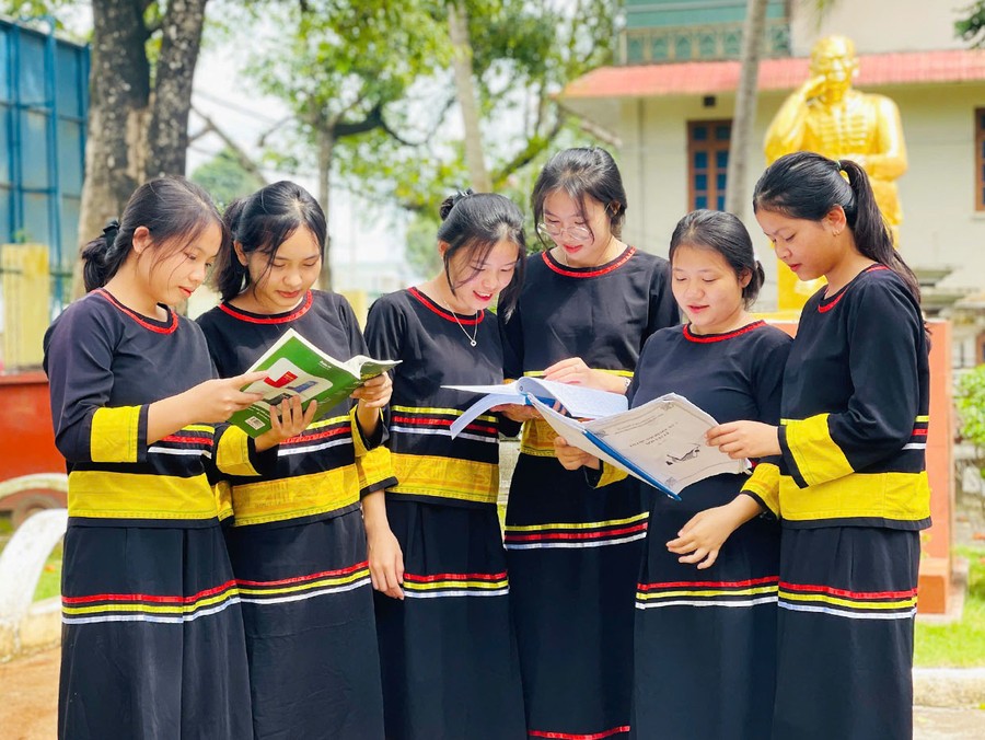Tăng cơ hội cho học sinh dân tộc thiểu số vào đại học