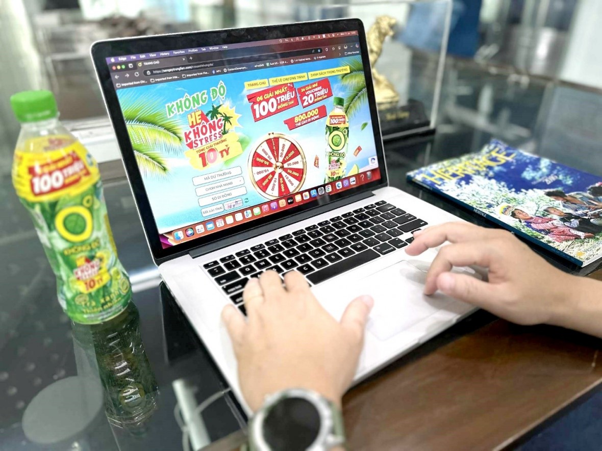 Hãy giải nhiệt ngay với Trà Xanh Không Độ và nhanh tay xé nhãn tham gia chương trình khuyến mãi để có cơ hội trúng các giải thưởng cực khủng trong những ngày cuối.