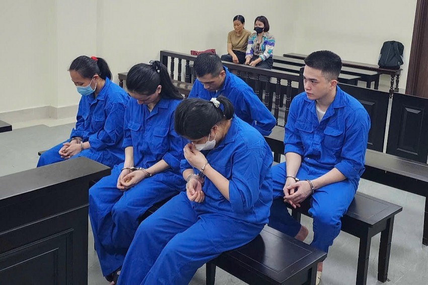 Các bị cáo tại toà. Các bị cáo tại toà.