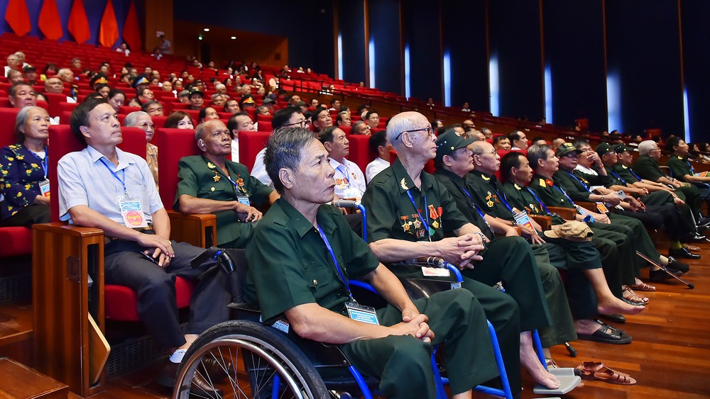 Hà Nội ổ chức gặp mặt cán bộ lão thành, người có công. (Ảnh minh họa)