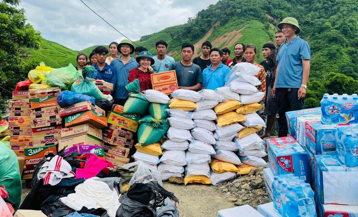 Thắm tình đoàn kết, tương thân tương ái 2 nước Việt - Lào.