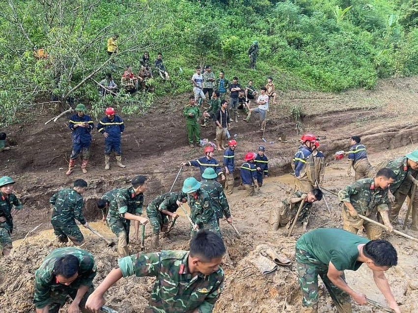 Tìm thấy 5 thi thể bị lũ cuốn trôi ở Điện Biên Tìm thấy 5 thi thể bị lũ cuốn trôi ở Điện Biên