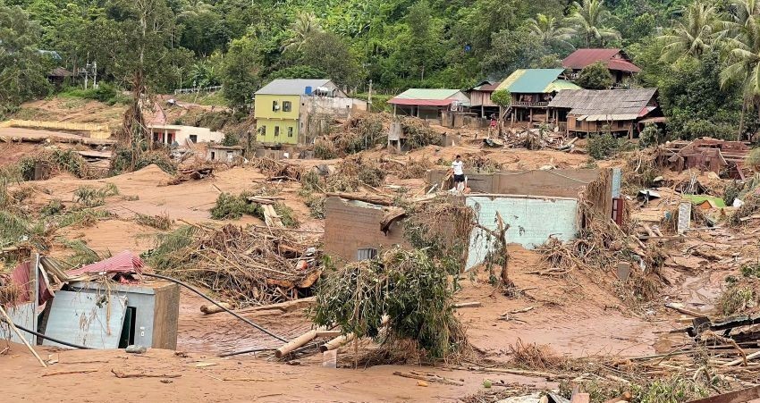 Phó Thủ tướng Hồ Đức Phớc thị sát vùng lũ, chỉ đạo khắc phục hậu quả tại Nghệ An