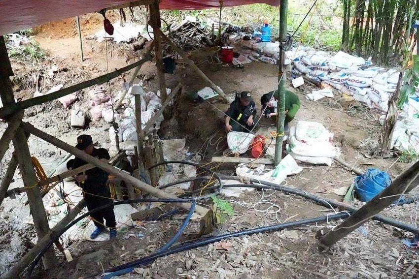 Phát hiện nhóm đối tượng nổ mìn khai thác thiếc trái phép