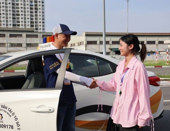 700.000 người dự thi sát hạch, tỷ lệ đạt gần 70%