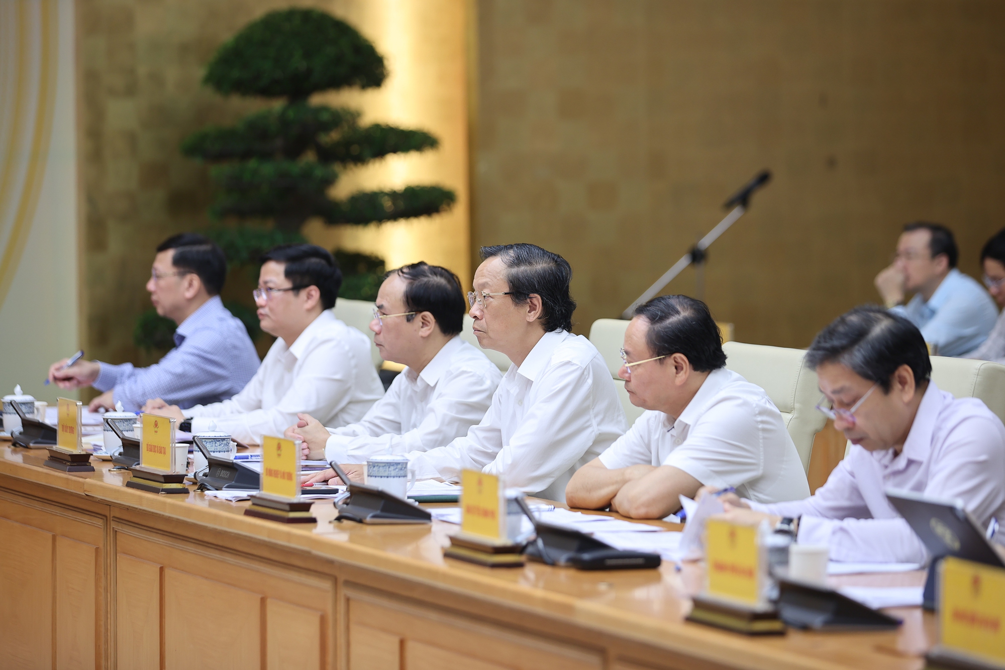 Thủ tướng: Chậm nhất tới 2027 phải thiết kế, chế tạo, kiểm thử một số chíp bán dẫn cần thiết- Ảnh 11.