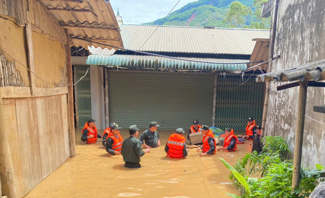 Bộ Công an biểu dương, khen ngợi Công an Sơn La trong công tác ứng phó mưa lũ