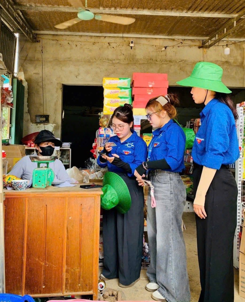 Tuổi trẻ Hà Tĩnh xung kích hỗ trợ các Trung tâm hành chính cấp xã Tuổi trẻ Hà Tĩnh xung kích hỗ trợ các Trung tâm hành chính cấp xã