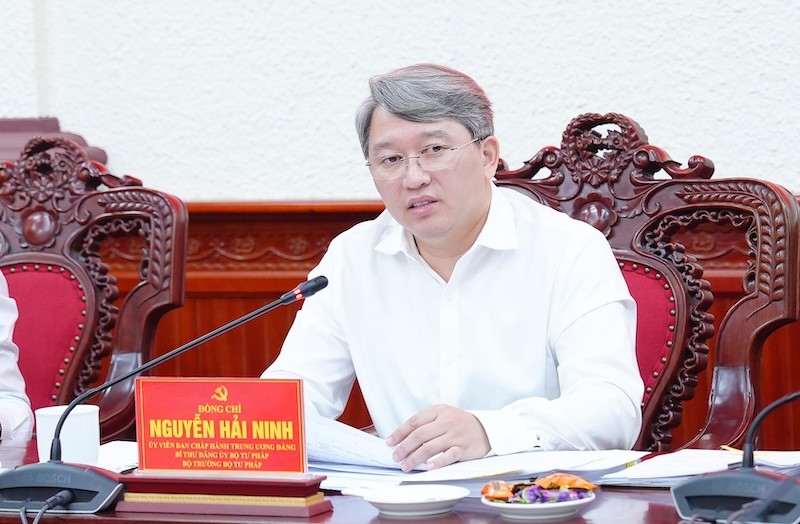 Bộ trưởng Nguyễn Hải Ninh - Bí thư Đảng uỷ, Bộ trưởng Bộ Tư pháp chủ trì Hội nghị.