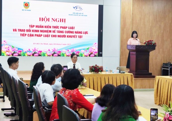 Bộ Tư pháp tập huấn pháp luật nhằm nâng cao nhận thức cho người khuyết tật Bộ Tư pháp tập huấn pháp luật nhằm nâng cao nhận thức cho người khuyết tật