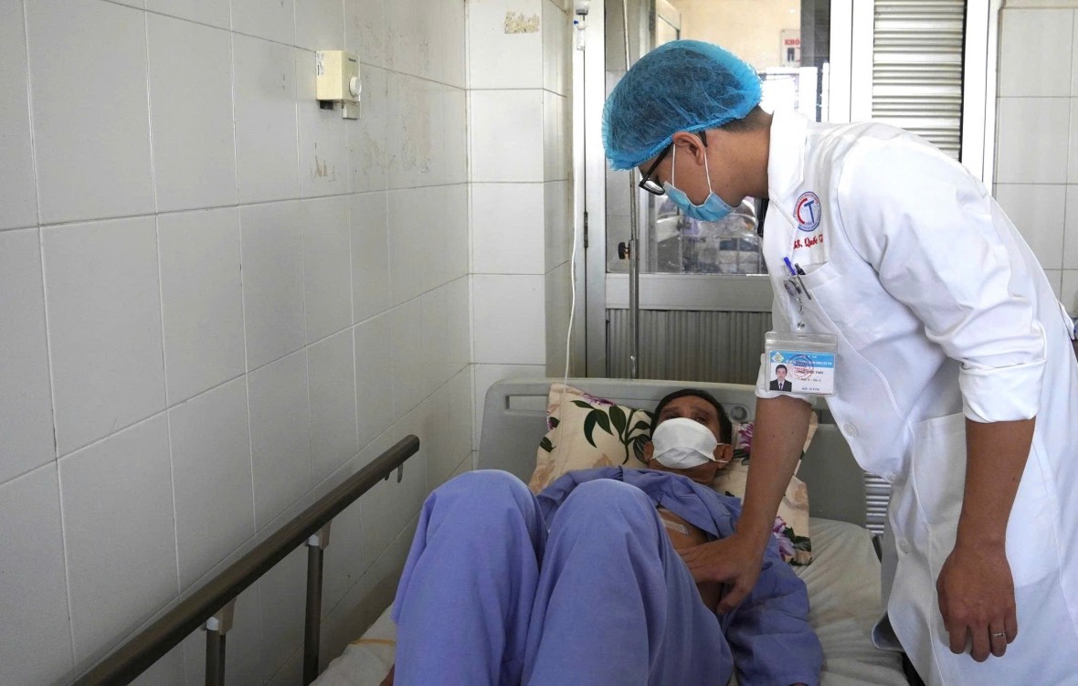 ĐBSCL Lần đầu dùng hệ thống dao mổ siêu âm CUSA phẫu thuật cắt gan