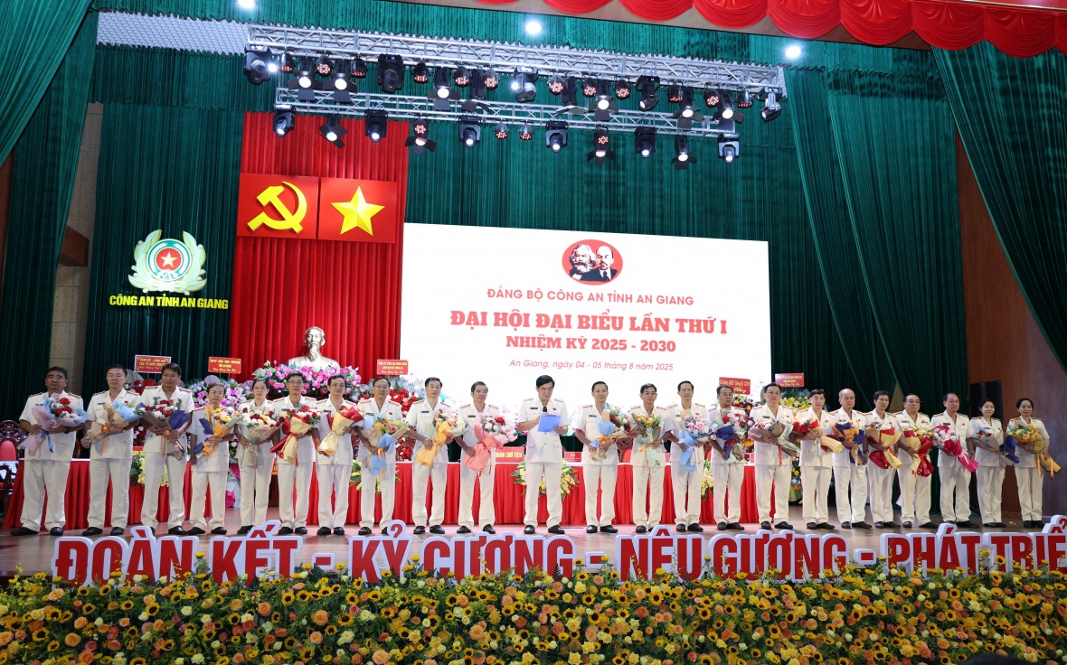 Đại hội đại biểu Đảng bộ Công an tỉnh An Giang nhiệm kỳ 2025 - 2030 Đại hội đại biểu Đảng bộ Công an tỉnh An Giang nhiệm kỳ 2025 - 2030