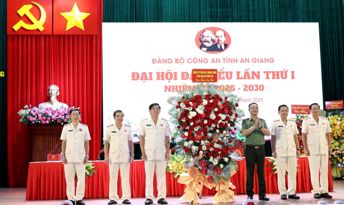 Đại hội đại biểu Đảng bộ Công an tỉnh An Giang nhiệm kỳ 2025 - 2030 Đại hội đại biểu Đảng bộ Công an tỉnh An Giang nhiệm kỳ 2025 - 2030
