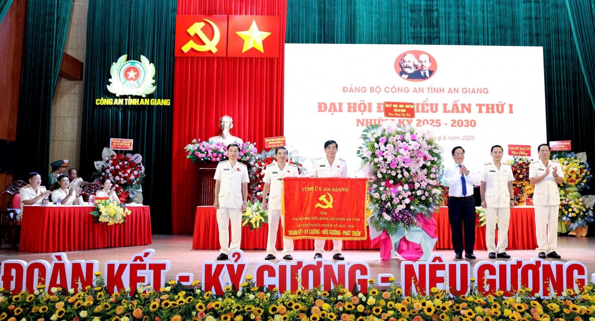Đại hội đại biểu Đảng bộ Công an tỉnh An Giang nhiệm kỳ 2025 - 2030 Đại hội đại biểu Đảng bộ Công an tỉnh An Giang nhiệm kỳ 2025 - 2030