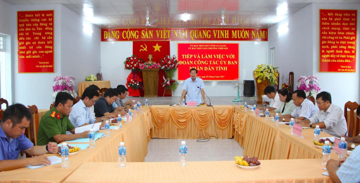 Phó Chủ tịch UBND tỉnh An Giang Lê Văn Phước kiểm tra tiến độ thi công Đường tỉnh 948 và giải ngân vốn đầu tư công