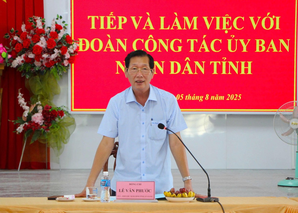 Phó Chủ tịch UBND tỉnh An Giang Lê Văn Phước kiểm tra tiến độ thi công Đường tỉnh 948 và giải ngân vốn đầu tư công