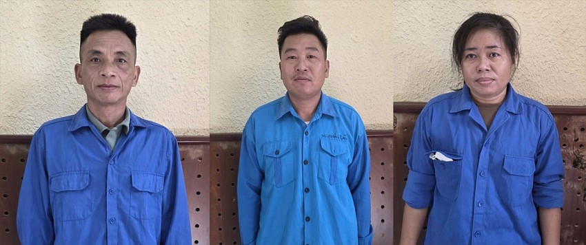 Bắt tạm giam 3 đối tượng khai thác cát sai phép. Bắt tạm giam 3 đối tượng khai thác cát sai phép.