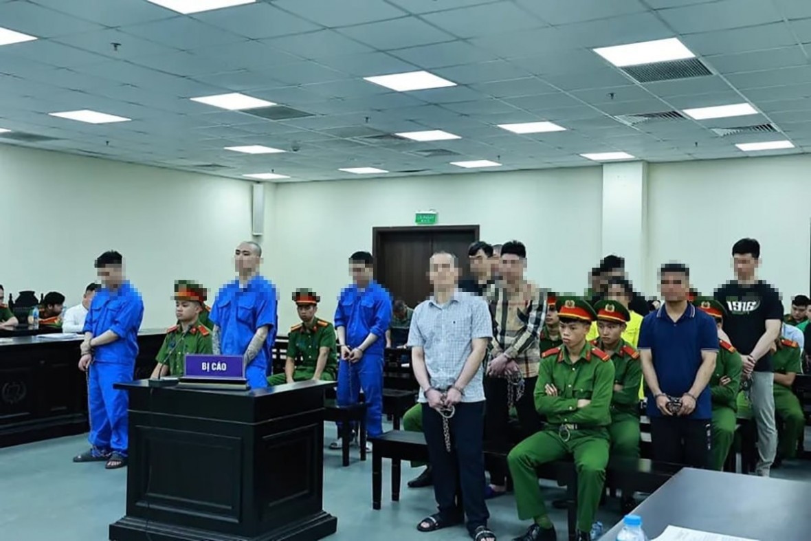 TAND TP Hà Nội tuyên 11 án tử hình trong vụ dùng xe biển xanh chở ma túy.