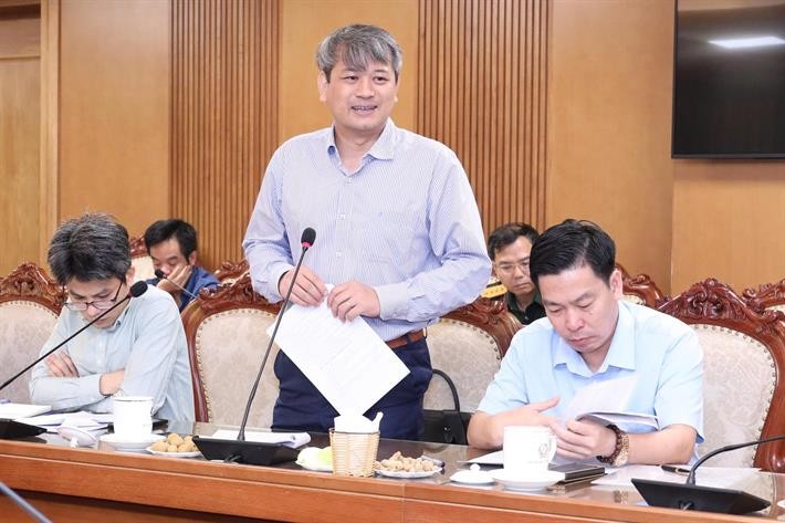 PGS.TS Trần Đình Phong, Phó Hiệu trưởng Trường Đại học Khoa học và Công nghệ Hà Nội, phát biểu tại hội nghị