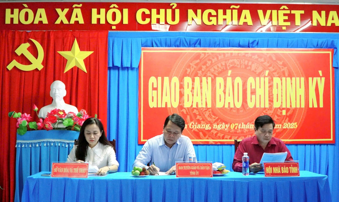 An Giang đẩy mạnh tuyên truyền, chuẩn bị chu đáo cho Đại hội Đảng bộ và APEC 2027