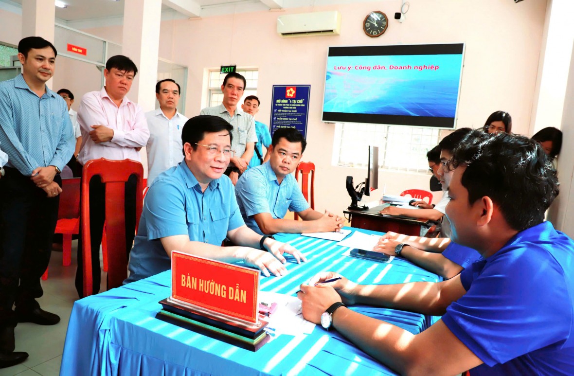 An Giang nỗ lực cải thiện chỉ số SIPAS vì một nền hành chính lấy sự hài lòng của người dân làm chuẩn mực An Giang nỗ lực cải thiện chỉ số SIPAS vì một nền hành chính lấy sự hài lòng của người dân làm chuẩn mực