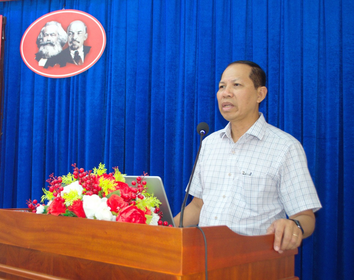 Tập huấn nghiệp vụ tư pháp cho công chức cấp xã khi thực hiện chính quyền hai cấp ở Cà Mau Tập huấn nghiệp vụ tư pháp cho công chức cấp xã khi thực hiện chính quyền hai cấp ở Cà Mau