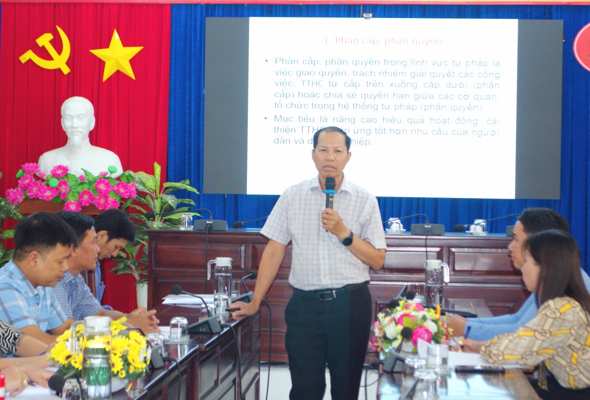 Tập huấn nghiệp vụ tư pháp cho công chức cấp xã khi thực hiện chính quyền hai cấp ở Cà Mau Tập huấn nghiệp vụ tư pháp cho công chức cấp xã khi thực hiện chính quyền hai cấp ở Cà Mau