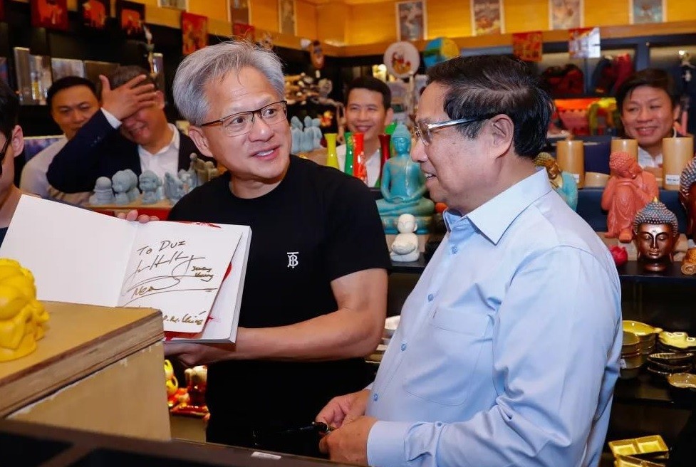 Việc miễn thị thực cho lãnh đạo, nhà đầu tư của một số doanh nghiệp lớn, nghệ sĩ, vận động viên nổi tiếng... nhằm xây dựng một nền kinh tế năng động, có khả năng cạnh tranh toàn cầu. Ảnh: VGP