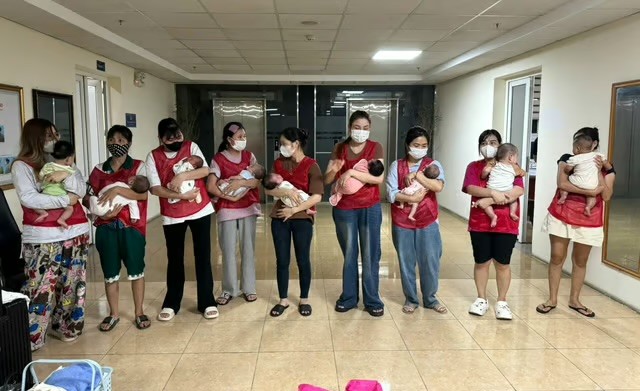 Các cháu bé được cơ quan công an giải cứu. Các cháu bé được cơ quan công an giải cứu.