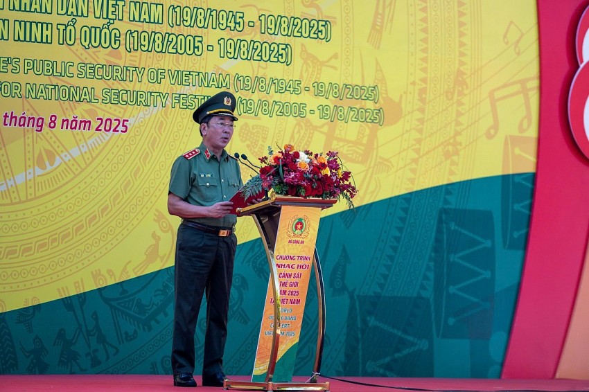 Thượng tướng Trần Quốc Tỏ, Thứ trưởng Bộ Công an.