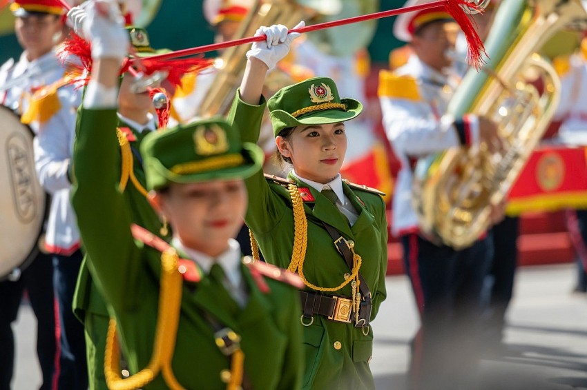 Cảnh sát 7 nước tạo nên đại nhạc hội bên hồ Hoàn Kiếm