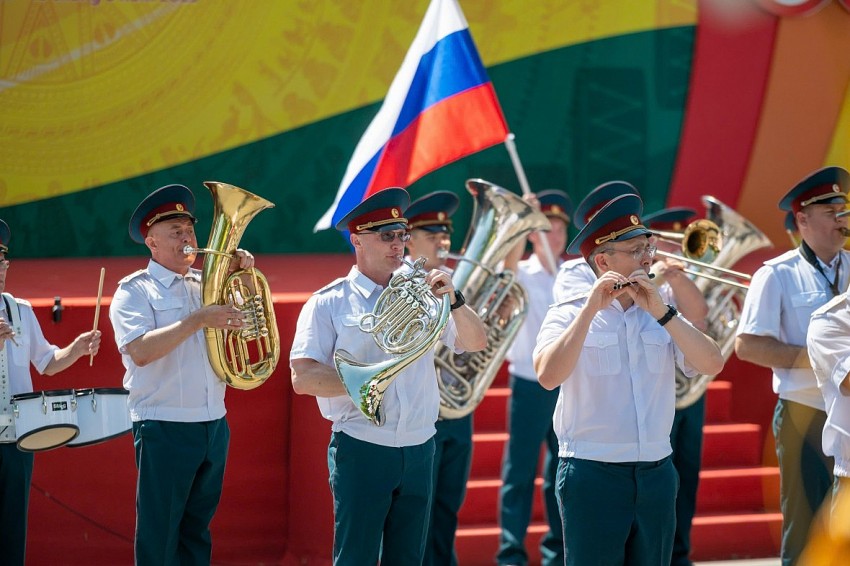 Cảnh sát 7 nước tạo nên đại nhạc hội bên hồ Hoàn Kiếm