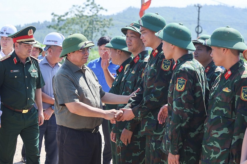Thủ tướng yêu cầu hoàn thành đường dây 500 kV Lào Cai-Vĩnh Yên trước ngày 19/8/2025 Thủ tướng yêu cầu hoàn thành đường dây 500 kV Lào Cai-Vĩnh Yên trước ngày 19/8/2025