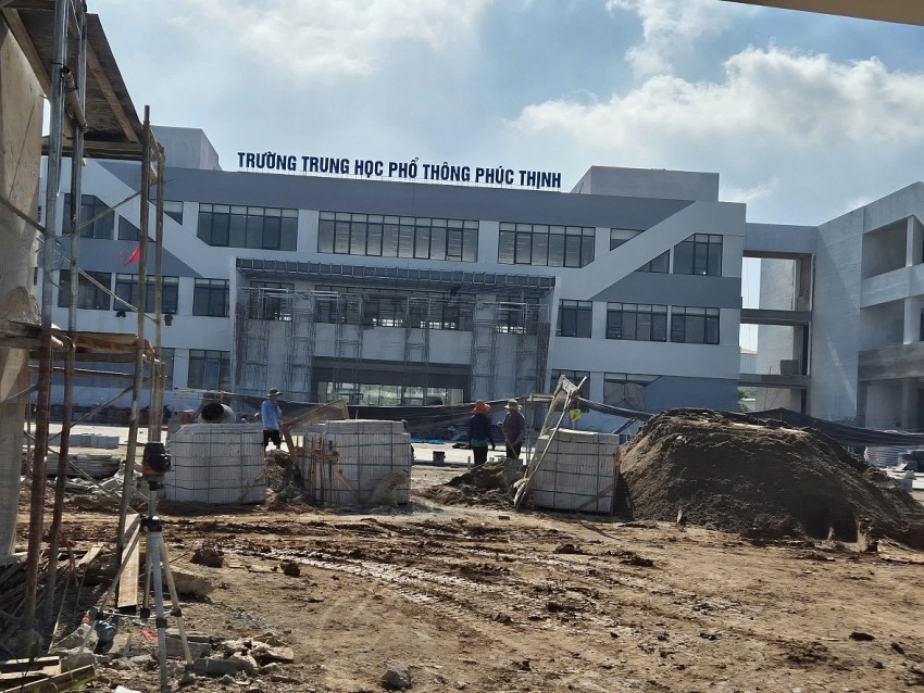 Trường THPT Phúc Thịnh vẫn đang được thi công xây dựng.