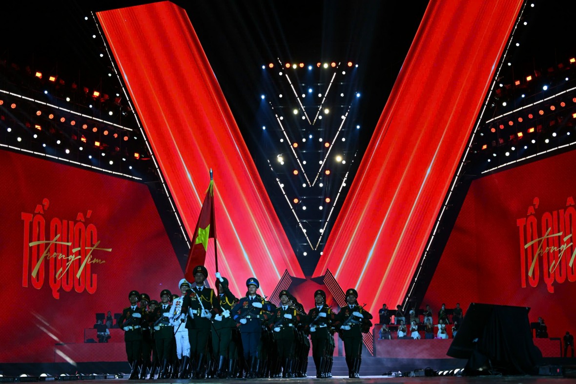 Mỹ Đình rực sáng, sẵn sàng cho đêm diễn 