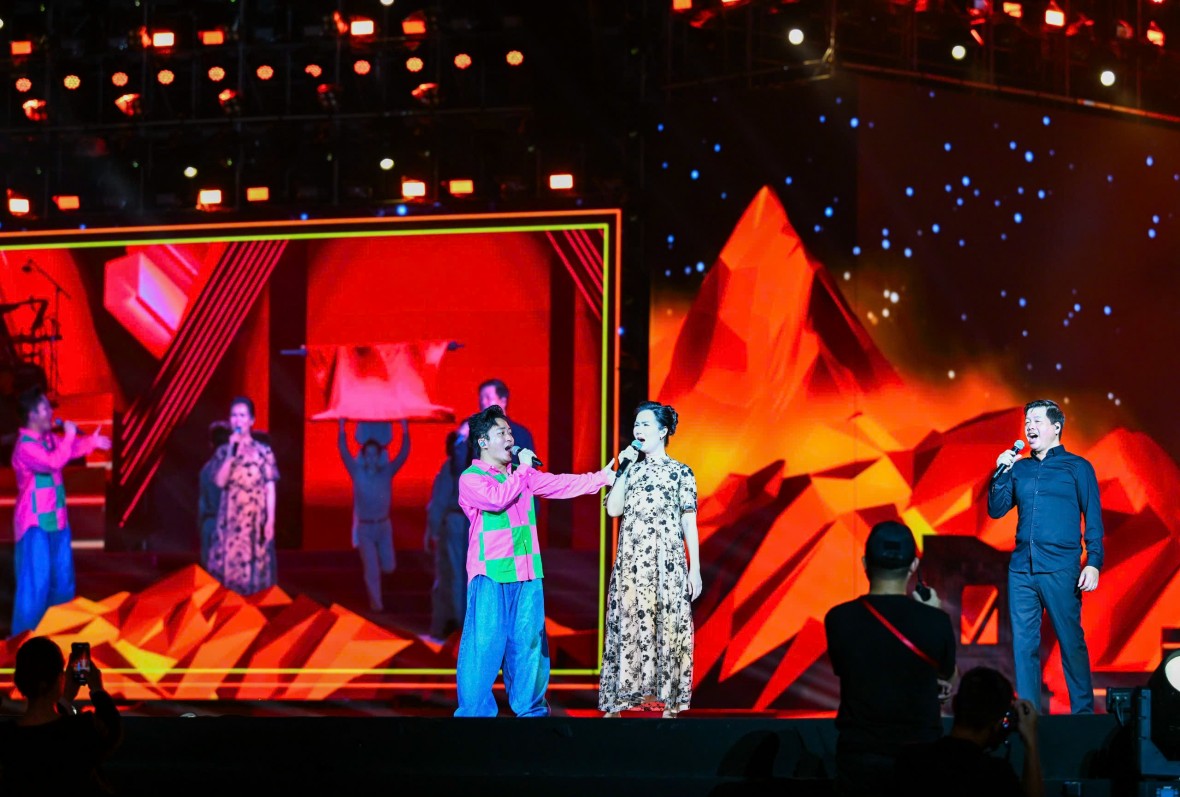 Mỹ Đình rực sáng, sẵn sàng cho đêm diễn 