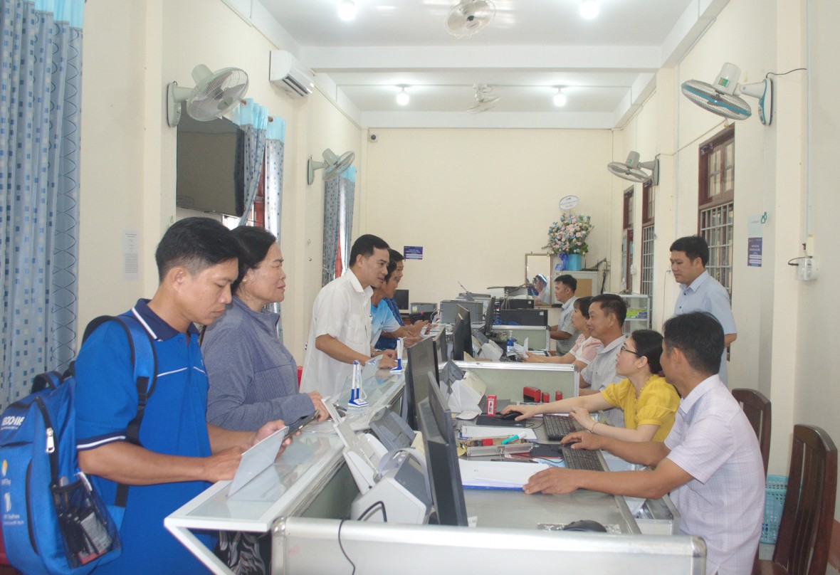 Cà Mau: Định hình nền hành chính hiện đại, lấy người dân làm trung tâm Cà Mau: Định hình nền hành chính hiện đại, lấy người dân làm trung tâm