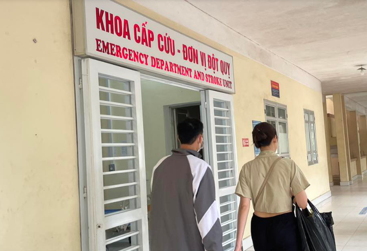 Nam vũ công ở Cao Bằng đột tử khi đang biểu diễn trên sân khấu Nam vũ công ở Cao Bằng đột tử khi đang biểu diễn trên sân khấu