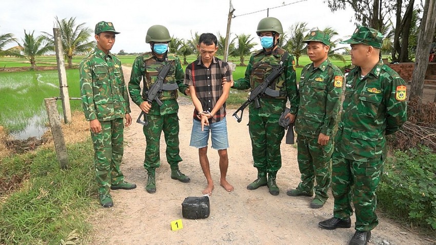 BĐBP Tây Ninh Bắt đối tượng vận chuyển gần 3,7kg ma tuý qua biên giới