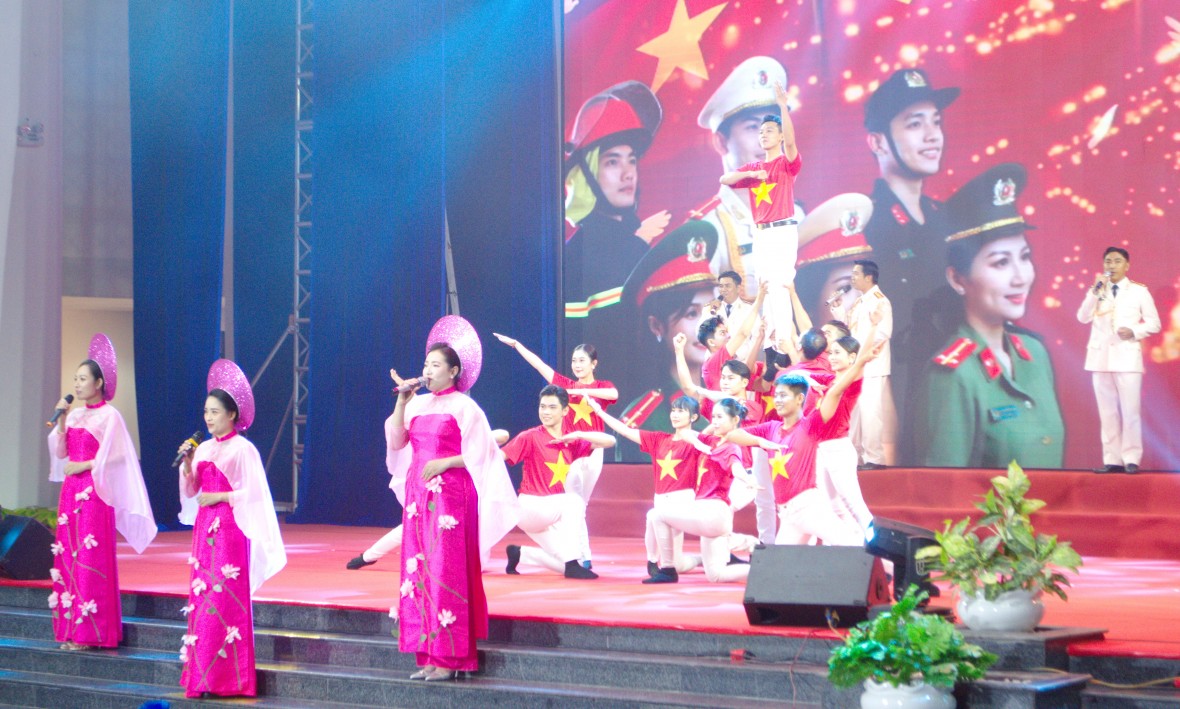 Cà Mau kỷ niệm 80 năm Công an nhân dân “Lá chắn thép” bảo vệ Tổ quốc