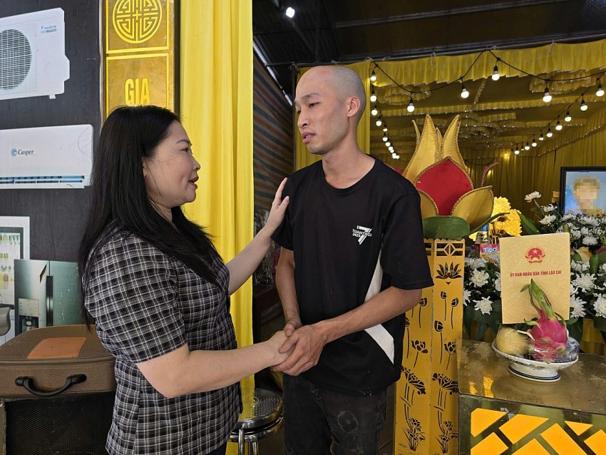 Tỉnh ủy Lào Cai yêu cầu kỷ luật Đảng, xử lý nghiêm Phó Bí thư xã uống rượu lái xe Tỉnh ủy Lào Cai yêu cầu kỷ luật Đảng, xử lý nghiêm Phó Bí thư xã uống rượu lái xe