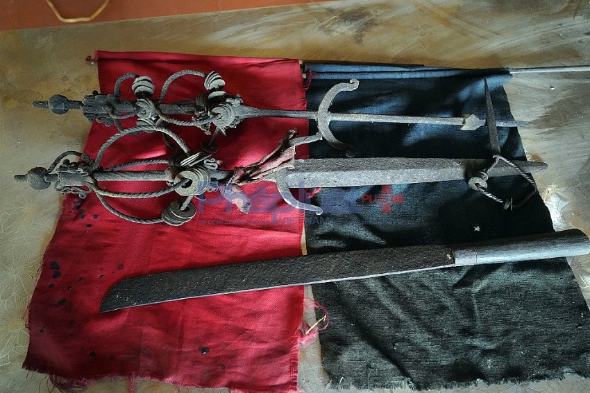 Gặp người lưu giữ quyền trượng của người Dao đỏ ở Tuyên Quang