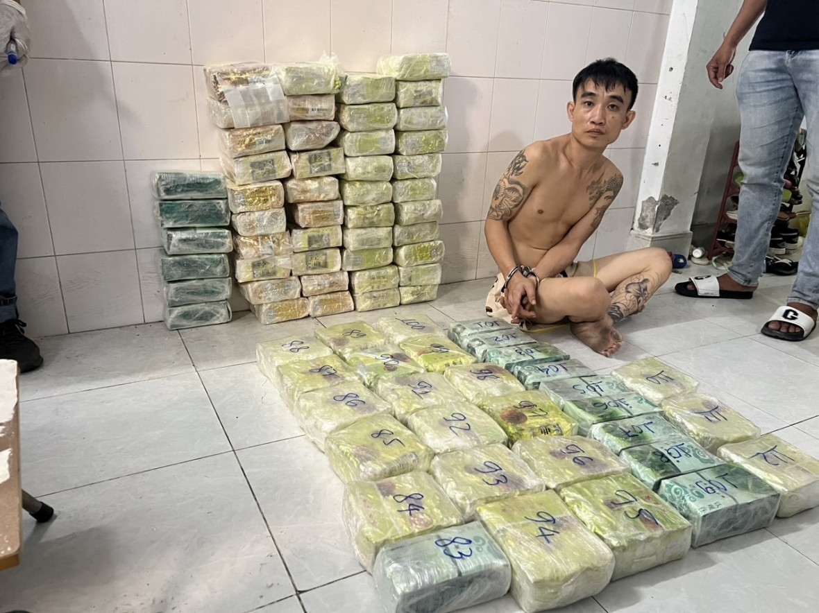 Tang vật ma túy Công an thu giữ trong chuyên án mở rộng liên quan đến 4 nữ tiếp viên hàng không. Ảnh: Báo CAND Tang vật ma túy Công an thu giữ trong chuyên án mở rộng liên quan đến 4 nữ tiếp viên hàng không. Ảnh: Báo CAND