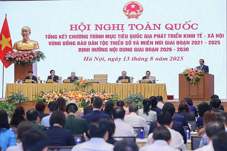 Thủ tướng chỉ đạo ưu tiên chính sách, nguồn lực, tín dụng cho vùng đồng bào dân tộc thiểu số và miền núi