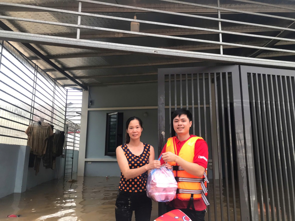 Hành trình “cho đi yêu thương” của chàng trai khuyết tật