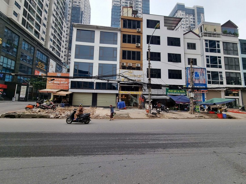 Đường chưa xong nhà 