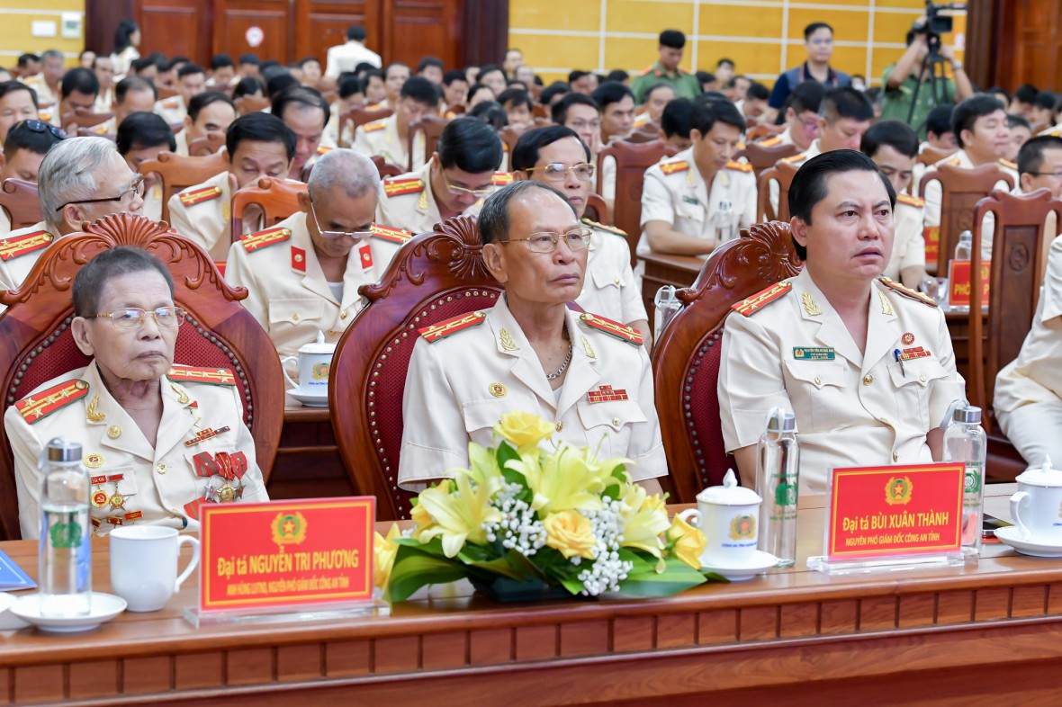 Các đại biểu tại lễ kỷ niệm. Các đại biểu tại lễ kỷ niệm.