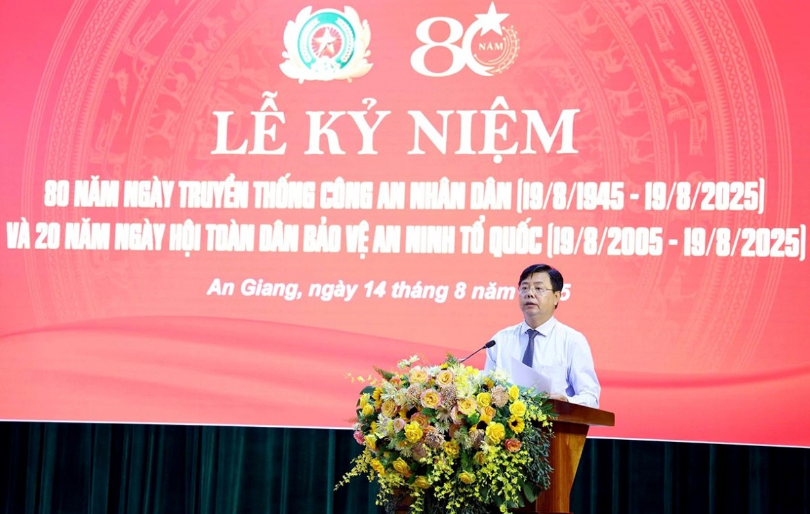 Tự hào 80 năm Ngày truyền thống Công an nhân dân vẻ vang, anh hùng!