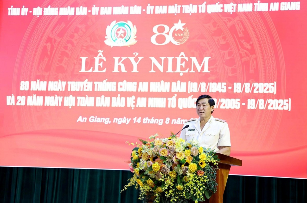 Tự hào 80 năm Ngày truyền thống Công an nhân dân vẻ vang, anh hùng!