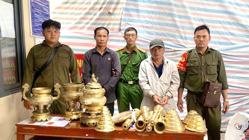 Tóm gọn 2 đối tượng trộm cắp đồ thờ, có nhiều tiền án ở Đồng Tháp